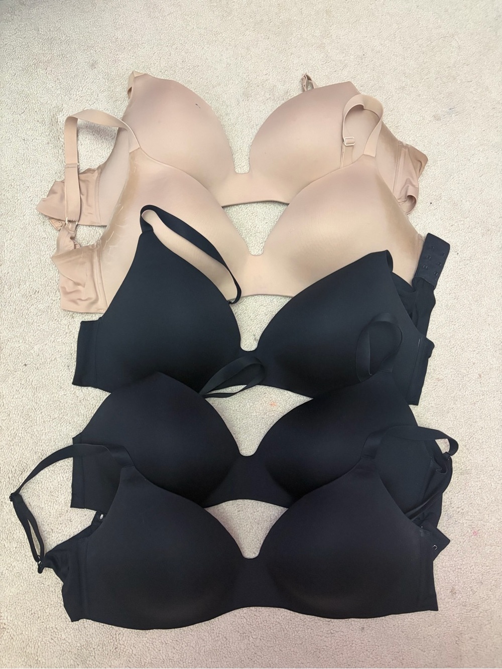 5 Set of Uniqlo Women’s Bras Nude & Black (Description)